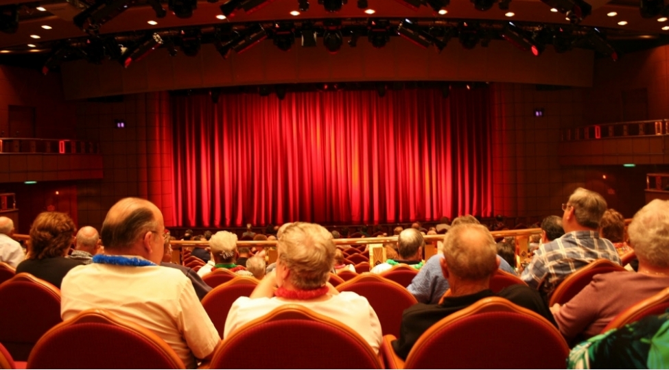 bu-gun-beynelxalq-teatr-gunudur