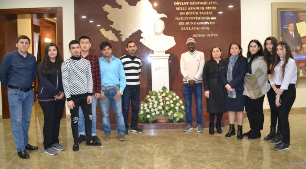 bsu-da-dersler-xocali-soyqirimi-qurbanlarinin-animi-ile-bashlanib