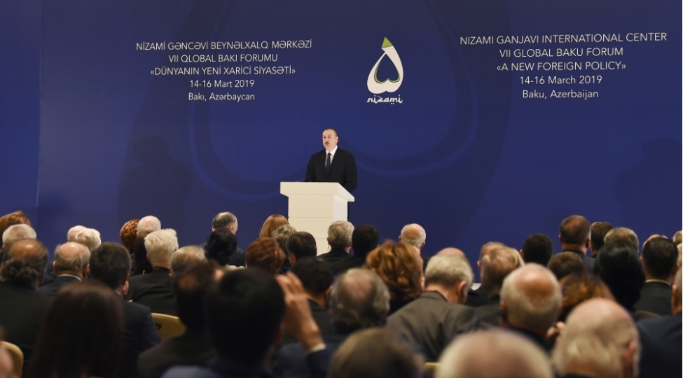 yeni-dostlar-elde-ederekyeni-korpuler-qurmushuq