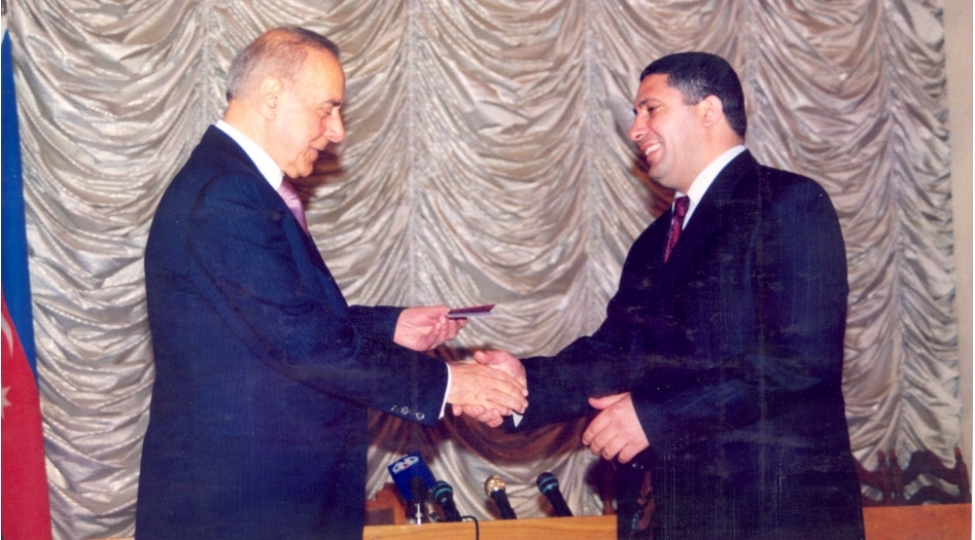 heyder-eliyev-dahi-shexsiyyet-parlaq-siyasi-xadim-foto