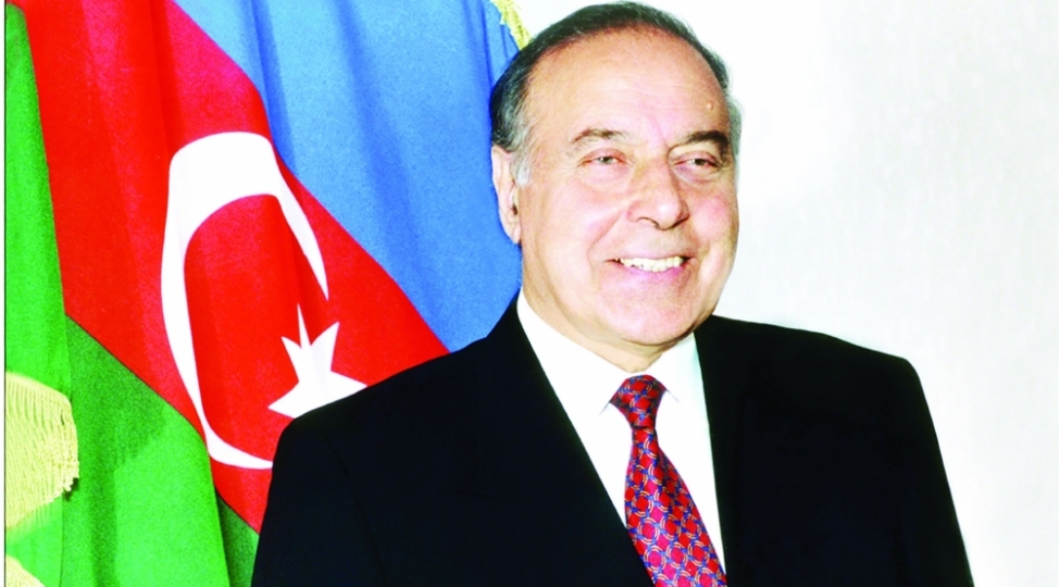 dovletin-ve-cemiyyetin-qurtulushu-ulu-onder-tarixi-xilaskar-kimi