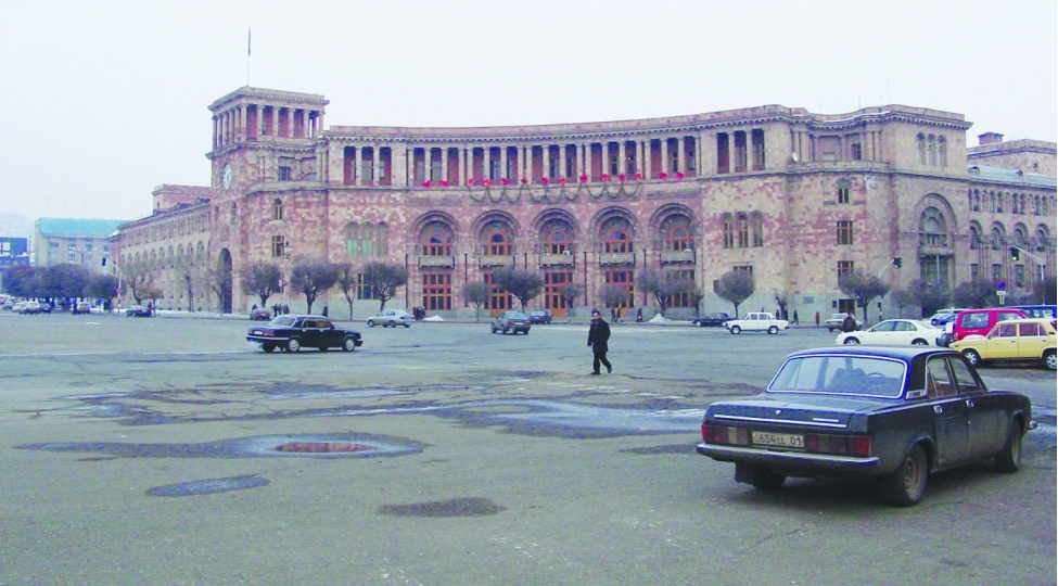 ermenistanda-veziyyet-siyasi-qeyri-sabitlikden-meyusluq-ve-muhaciret-dalgasi-2