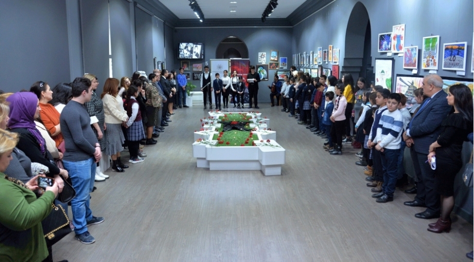 20-yanvar-faciesine-hesr-olunmush-sergi