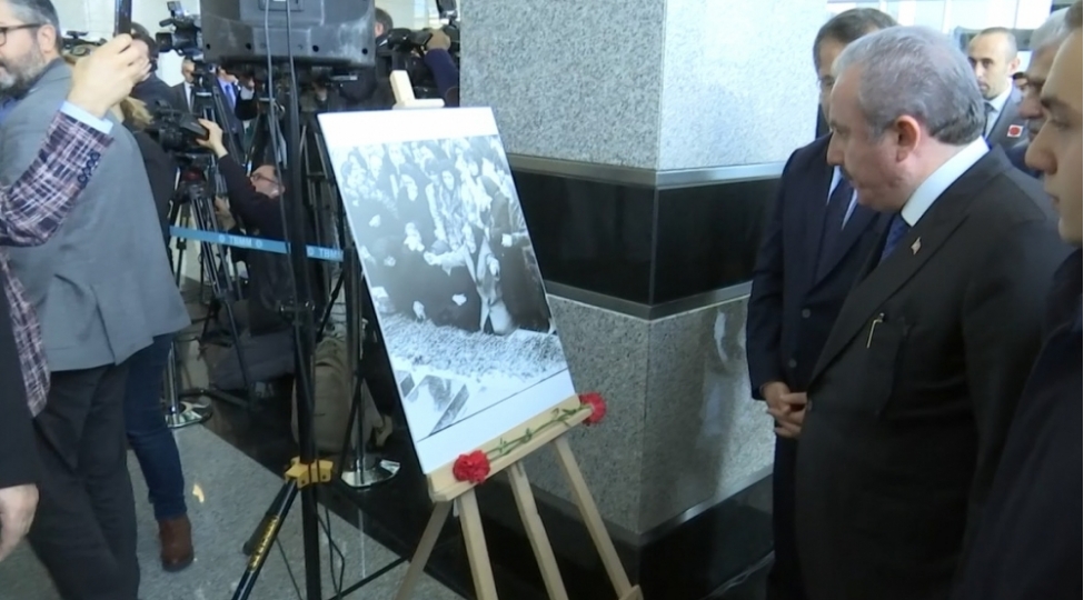 turkiye-parlamentinde-20-yanvar-faciesi-ile-bagli-fotosergi-achilib