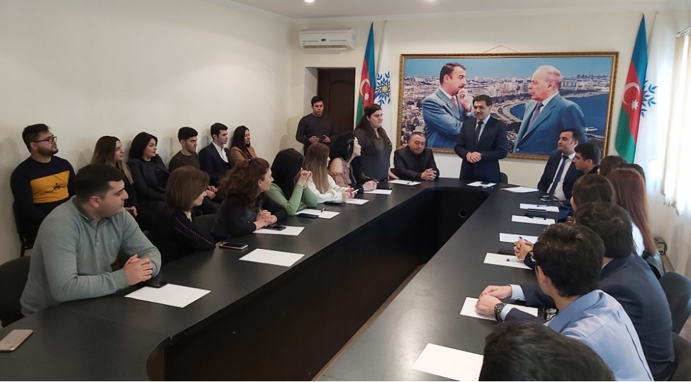 yap-qaradag-rayon-teshkilatinda-xocali-sakinleri-ve-genclerle-gorush-kechirildi