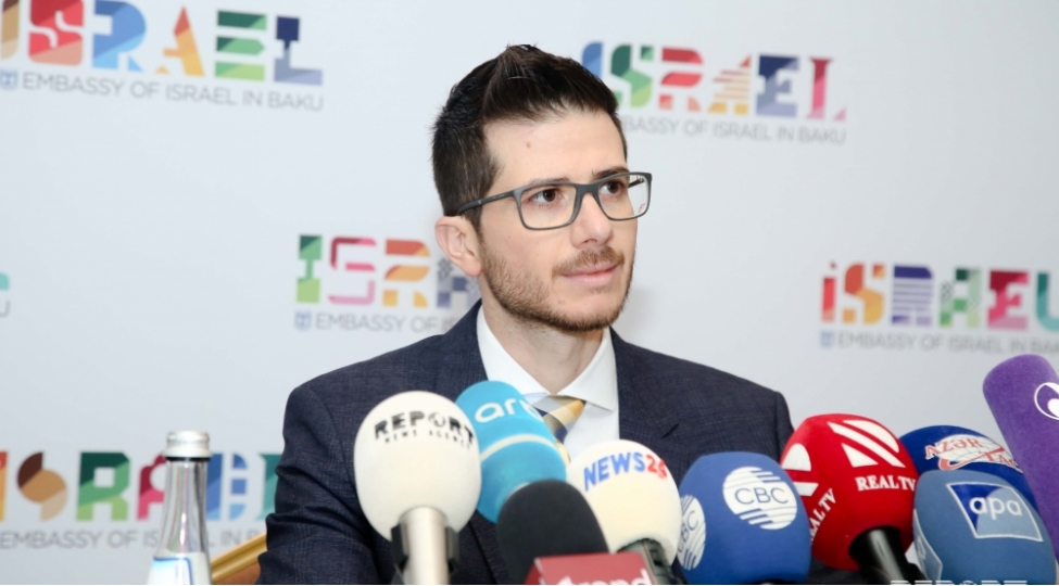 israil-sefiri-facie-gunlerinde-azerbaycanla-chiyin-chiyineyik