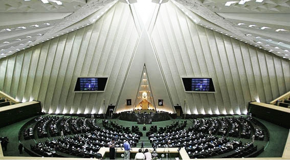iran-parlamenti-rusiya-ile-strateji-terefdashliq-sazishini-tesdiqleyib