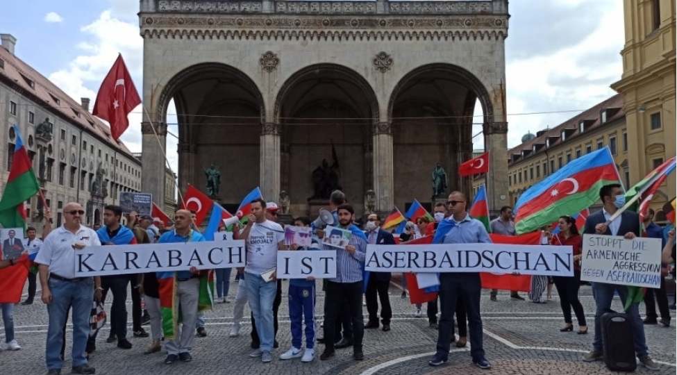 dunya-azerbaycanlilari-yashadiqlari-olkelerin-sosial-iqtisadi-ictimai-siyasi-ve-medeni-heyatinda-daha-feal-rol-oynayir