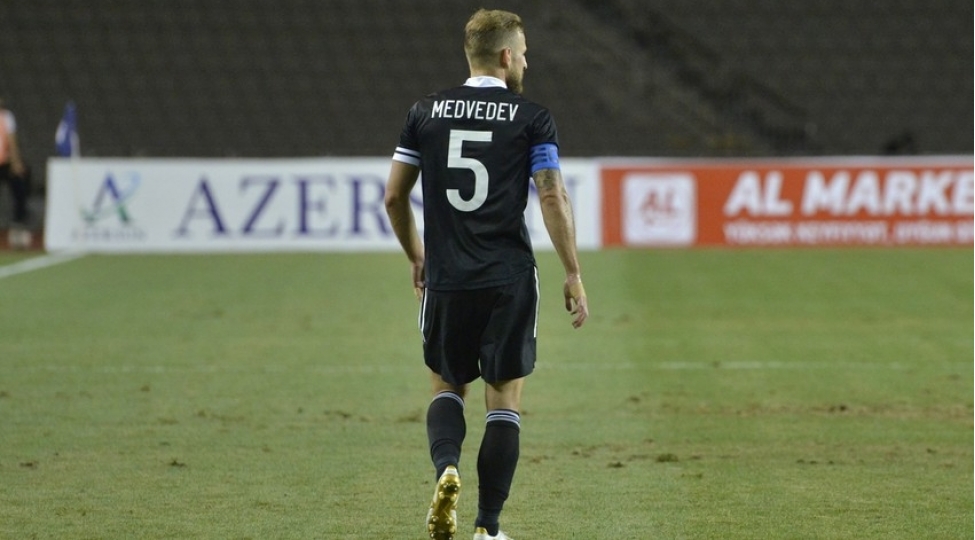 elimize-dushen-imkanlardan-yararlanmaqda-chetinlik-chekirdik-maksim-medvedev