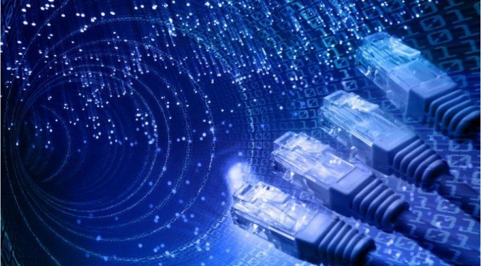 avropa-olkeleri-shimal-qutbu-vasitesile-sualti-internet-kabel-sistemi-chekecek