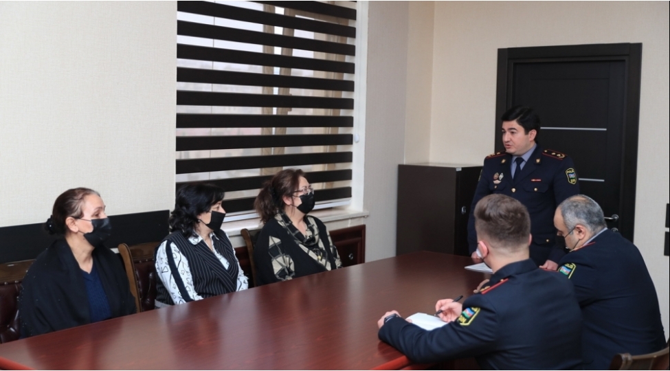 20-yanvar-shehidleri-olan-polis-emekdashlarinin-aile-uzvleri-ile-gorush-kechirilib