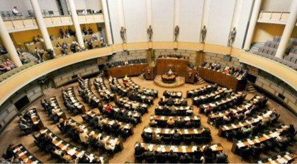 finlandiya-parlamentine-muraciet