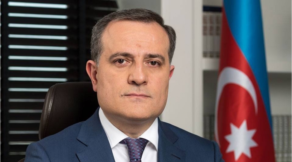 ceyhun-bayramov-qetere-ishguzar-sefere-yola-dushub-2