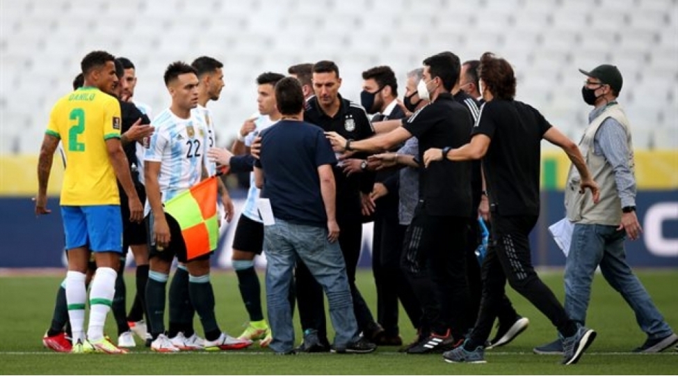 braziliya-polisi-argentina-millisinin-dord-futbolchusunu-oyun-zamani-hebs-edib