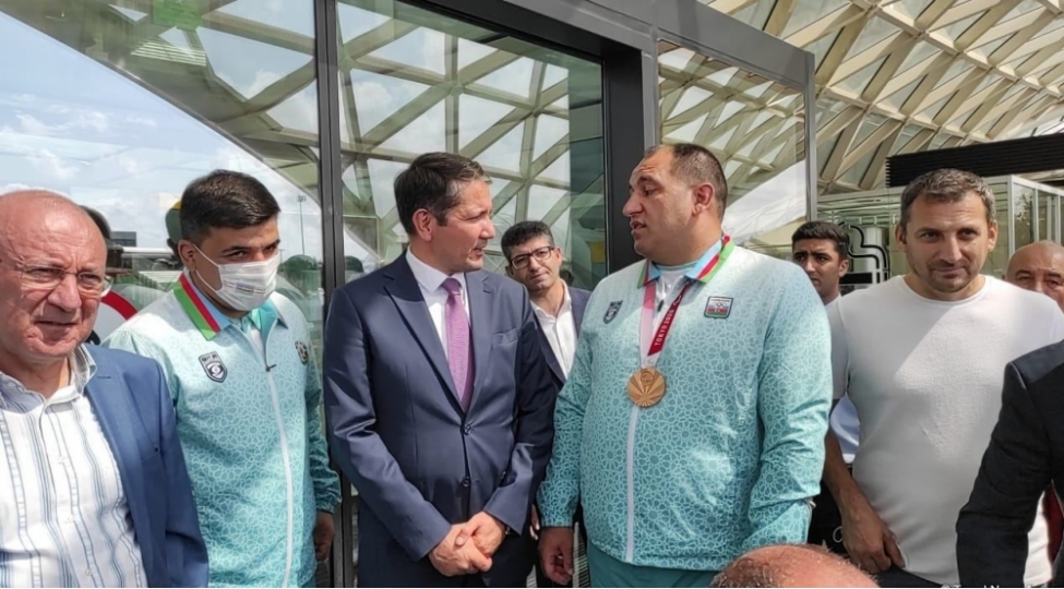 paralimpiyachilarimizin-novbeti-qrupu-vetene-qayidib