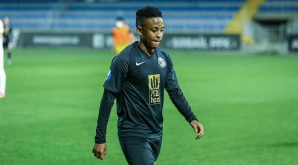 afrikali-futbolchuazerbaycanda-mene-sevgi-gosterildi