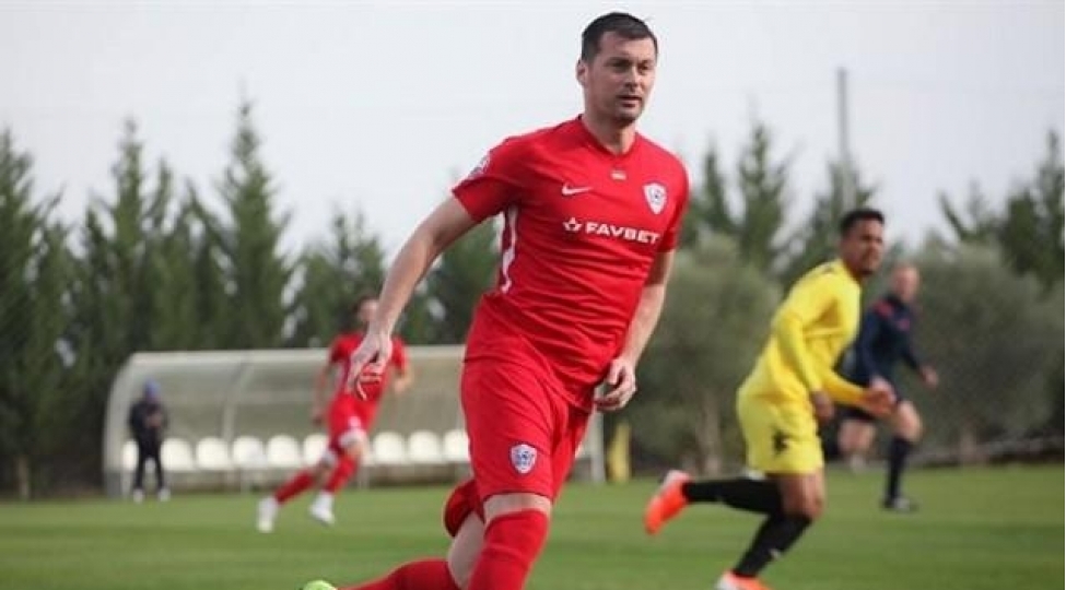 ukraynali-futbolchu-karyerasini-basha-vurdu