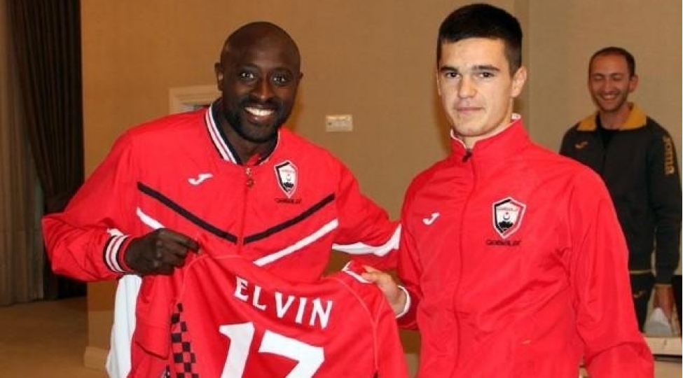 daha-bir-azerbaycanli-futbolchu-polsha-klubunda
