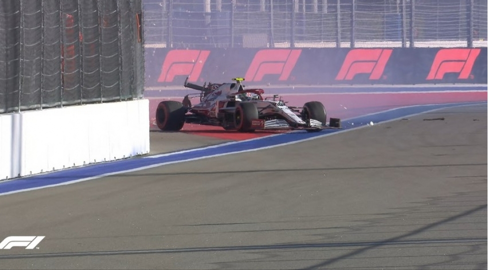 formula-1-rusiya-qran-prisinde-qeza-bash-verib