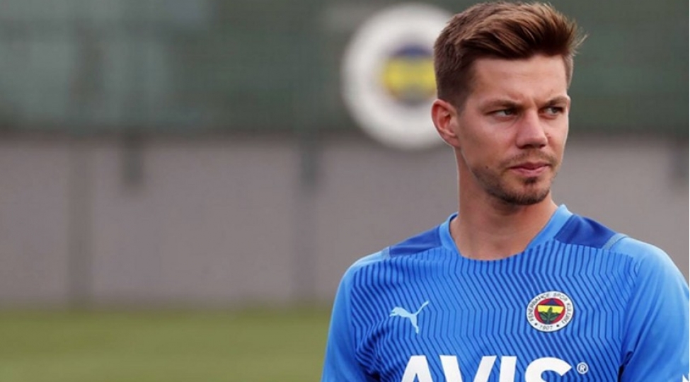 fenerbagcha-futbolchu-uchun-transfer-haqqini-sehven-avtomobil-shirketine-odeyib