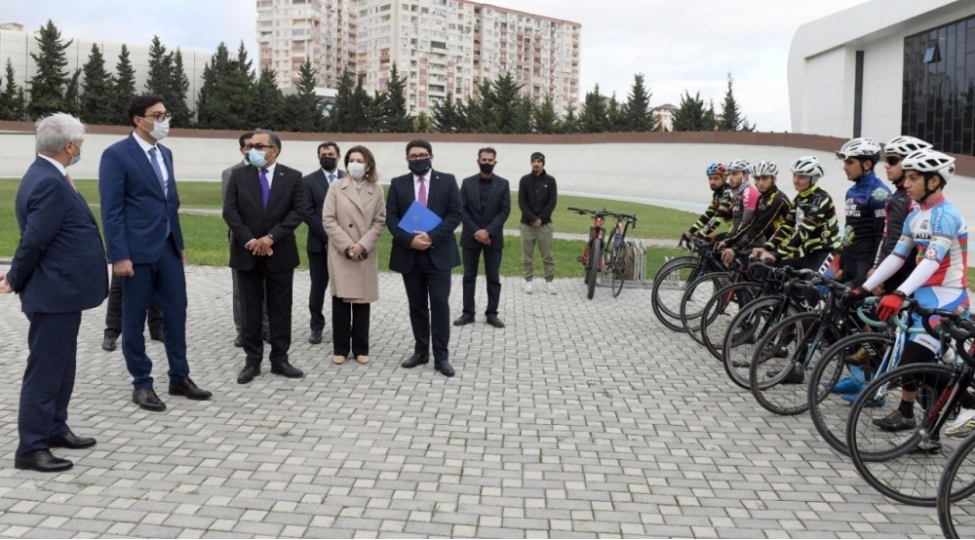 ferid-qayibov-daha-bir-federasiyanin-fealiyyeti-ile-tanish-olub