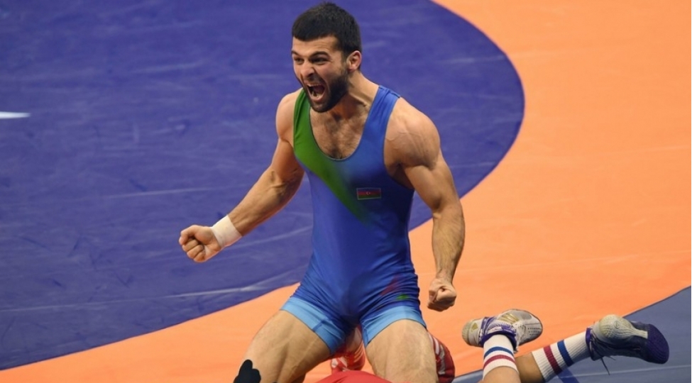 guleshchimiz-yeni-ugura-imza-atib