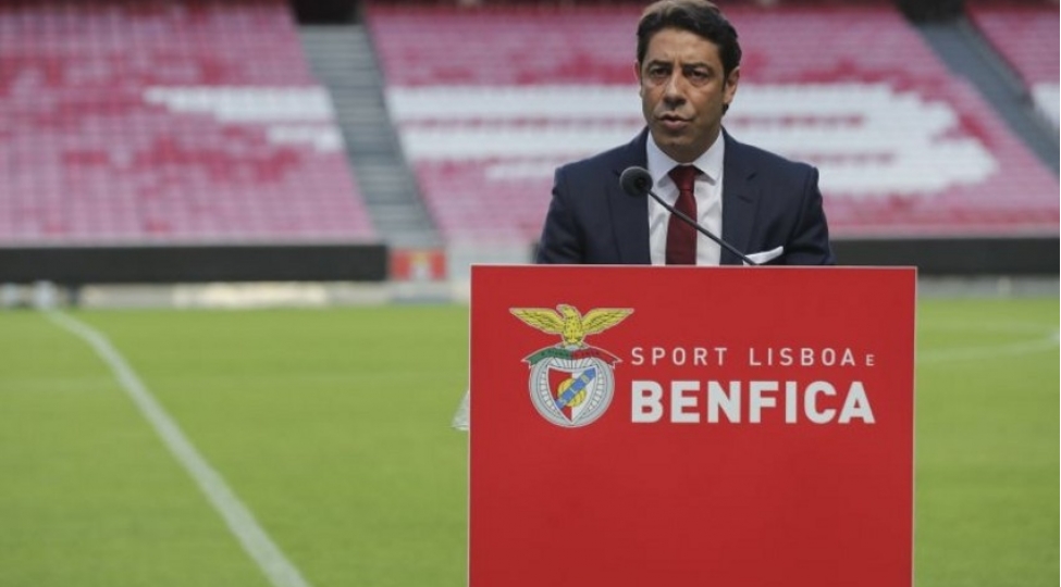 meshhur-futbolchu-klub-prezidenti-sechilib