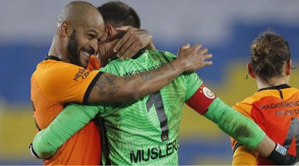 qalatasaray-futbolchusunu-10-milyon-avroya-satir