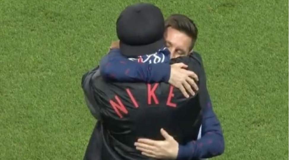 messi-ile-ronaldinyonun-semimi-gorushu-video