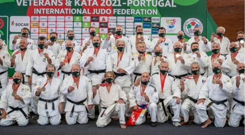 azerbaycanin-veteran-cudochulari-dunya-chempionatini-8-medalla-basha-vurub