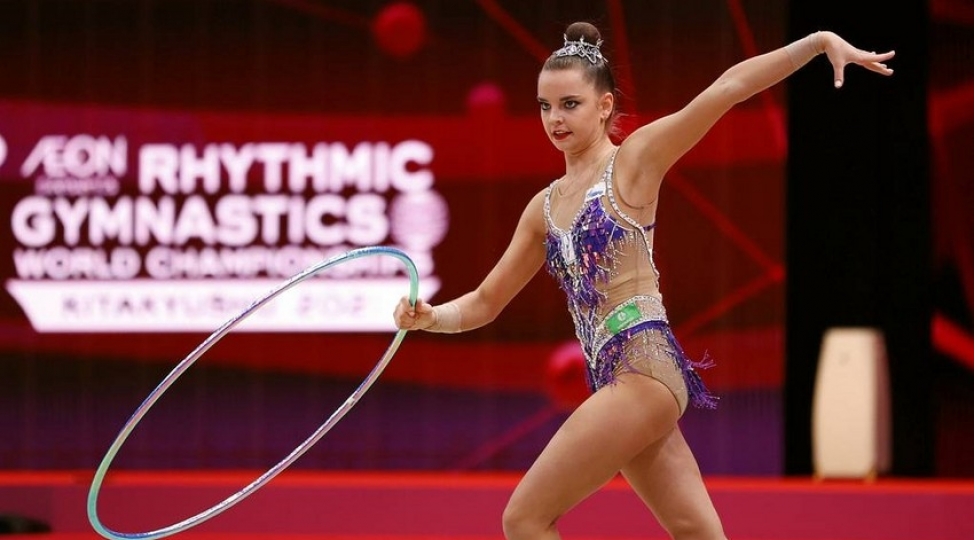 rusiyali-bedii-gimnast-hemyerlisinin-rekordunu-qirib