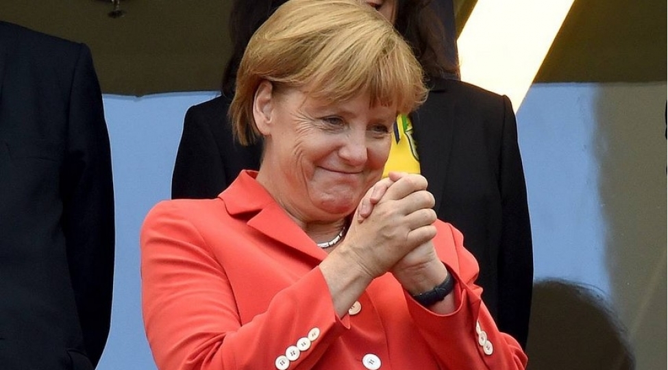 angela-merkel-bavariya-futbolchusunun-peyvend-olunmamasina-reaksiya-verib