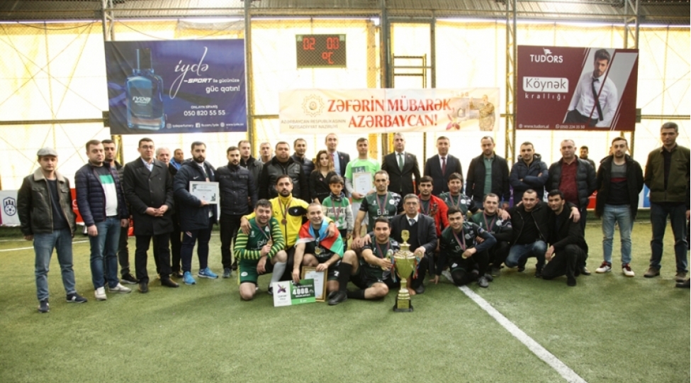iqtisadiyyat-nazirliyi-zefer-gunune-hesr-olunmush-minifutbol-turnirine-yekun-vurulub