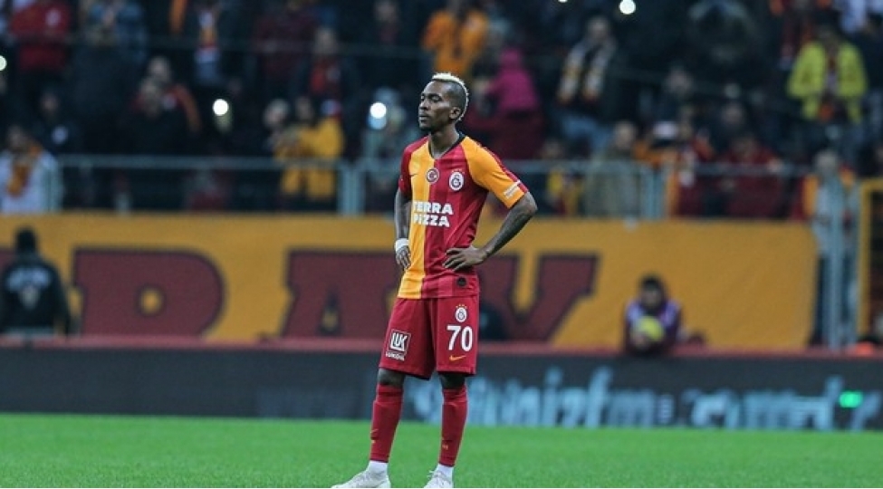 afrikali-futbolchu-qalatasaraya-qayidir