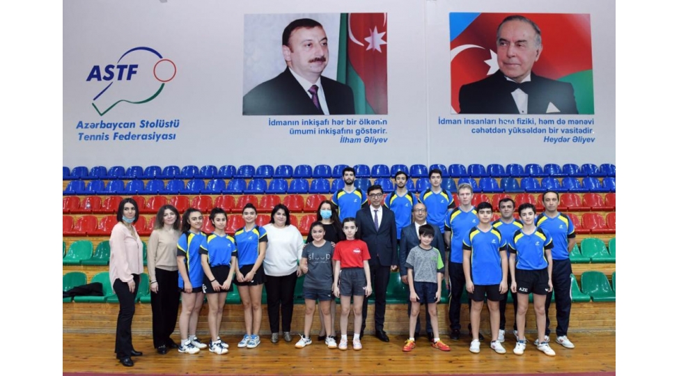 ferid-qayibov-azerbaycan-stolustu-tennis-federasiyasinda-olub-foto