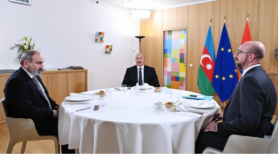 zengezur-dehlizi-qerb-azerbaycanin-haqli-movqeyi-ile-razilashir