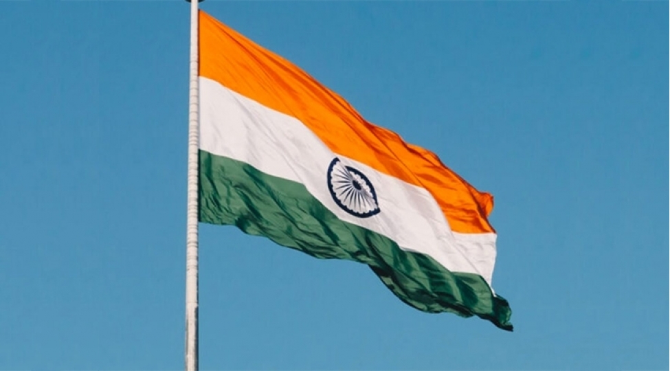 hindistanda-yaxin-sherqdeki-bohran-sebebinden-mayeleshdirilmish-neft-qazinin-qiymeti-qalxib