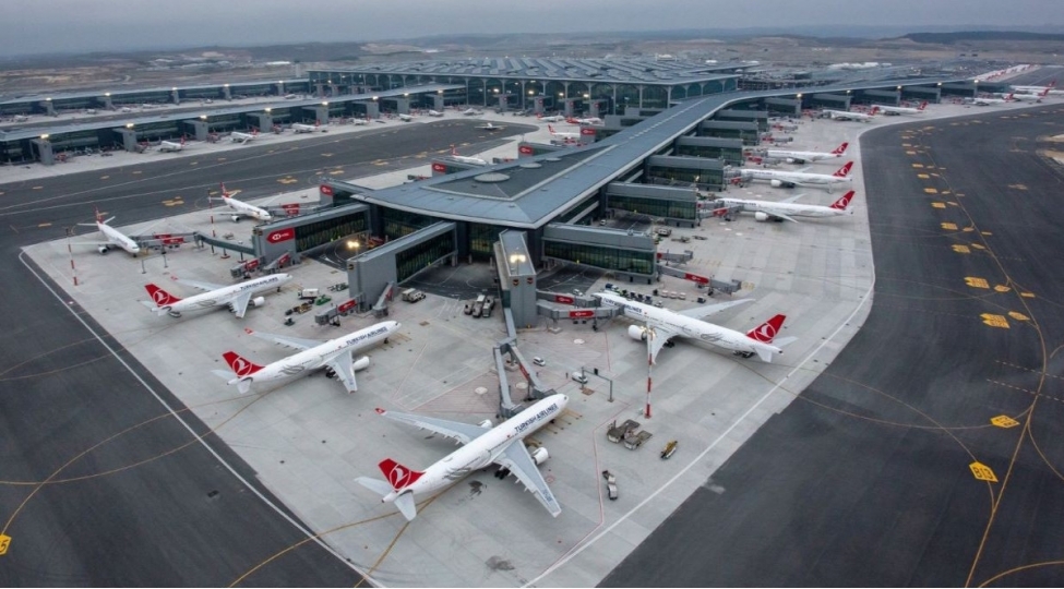 istanbul-hava-limaninda-nezerde-tutulan-54-uchush-texire-salinib