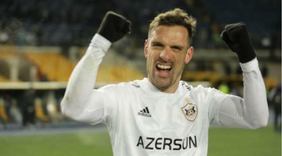 qarabagin-futbolchusu-ispaniyaya-getdi