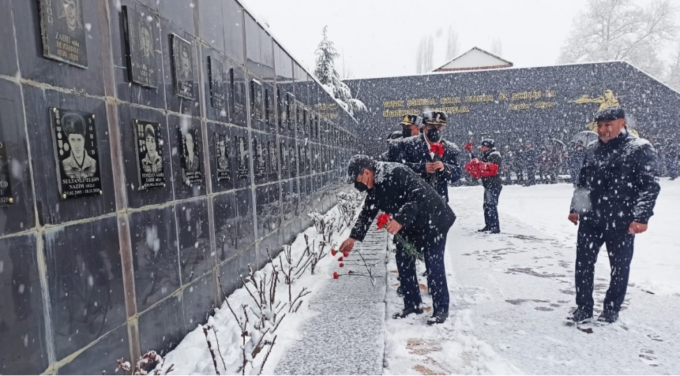 yardimlida-20-yanvar-qurbanlarinin-xatiresi-yad-edildi-foto