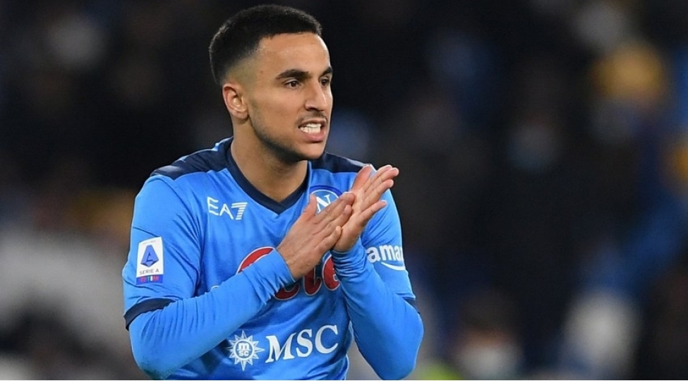 napolinin-futbolchusunun-ureyinde-problem-yaranib