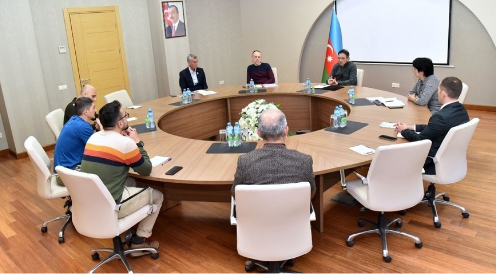 medet-quliyev-yigma-komandalarin-bash-meshqchileri-ile-gorushub