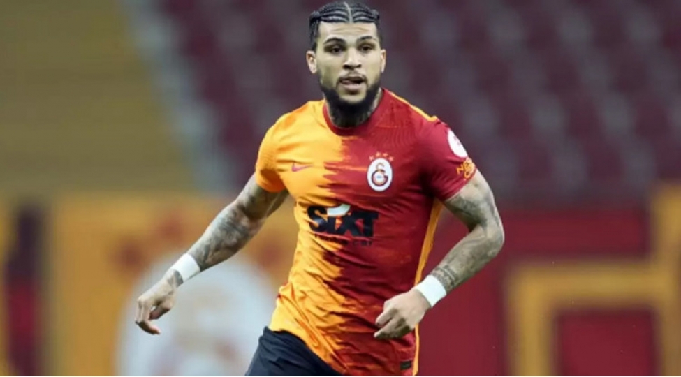 qalatasaray-absh-millisinin-futbolchusu-ile-vidalashib