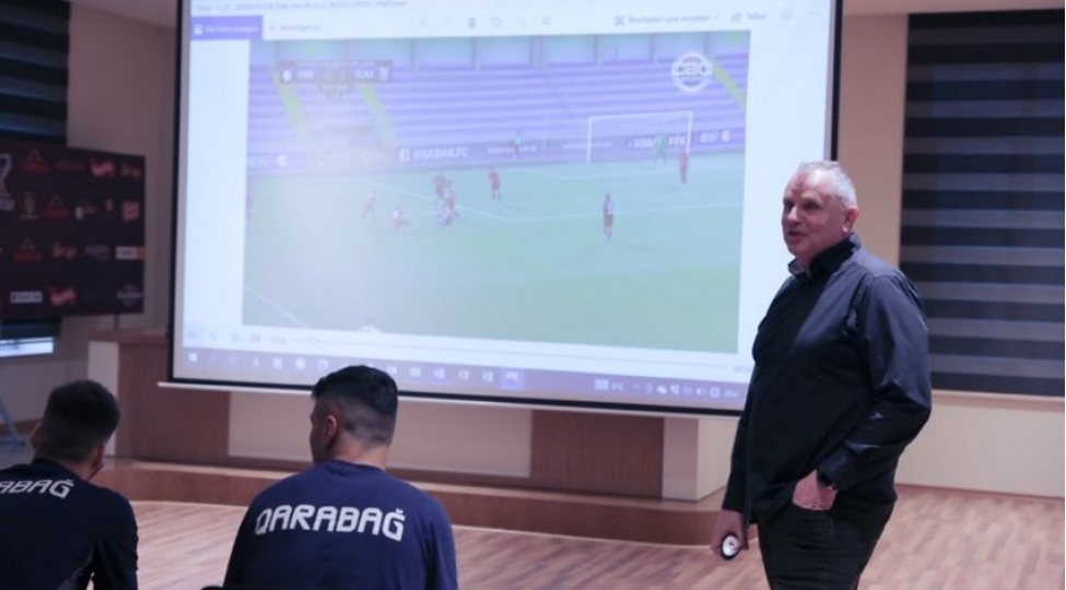 qarabagin-futbolchulari-uchun-seminar-teshkil-olunub