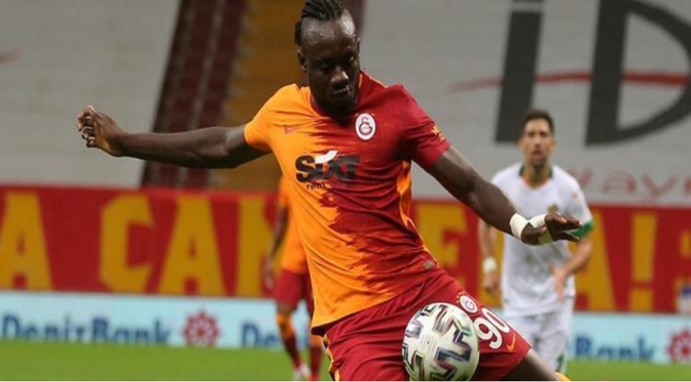 qalatasaray-hucumchusu-ile-muqavileye-xitam-verib