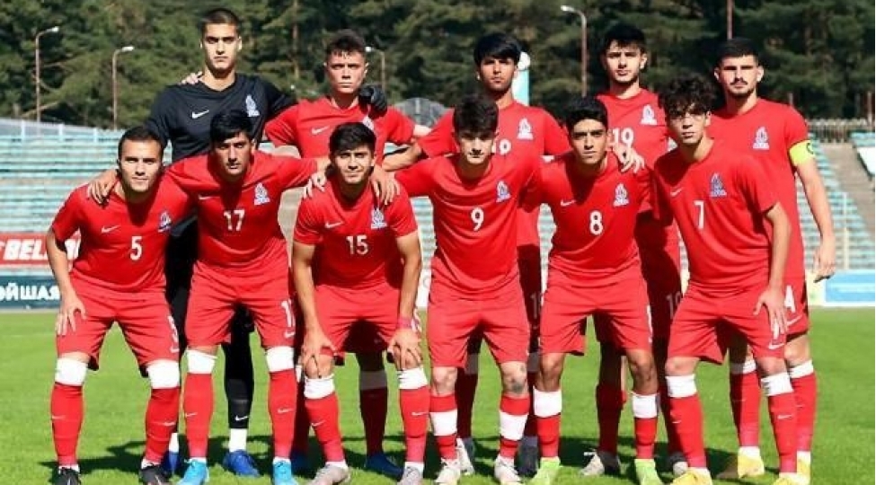azerbaycan-millisi-ukraynalilara-uduzdu