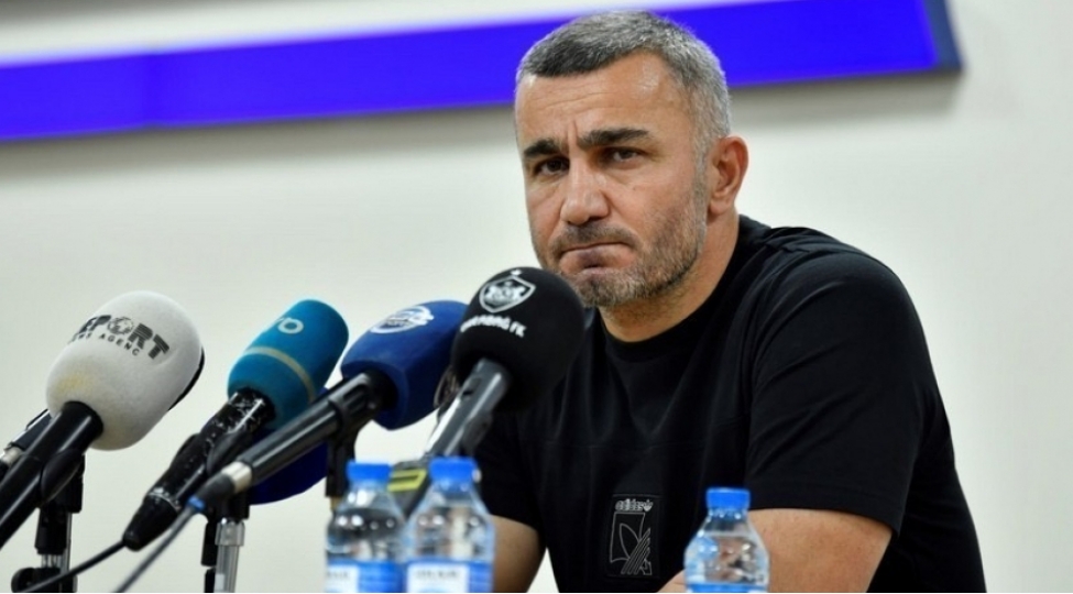 uefa-qurban-qurbanovu-azerbaycan-futbolunun-canli-efsanes-adlandirib