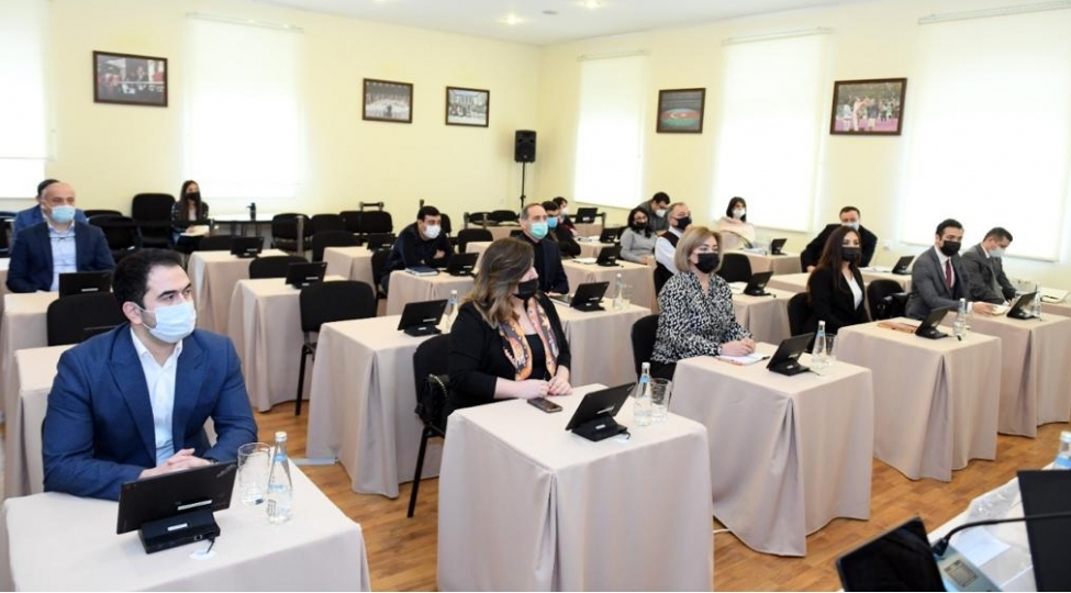 gencler-ve-idman-nazirliyinde-dopinqle-mubarize-movzusunda-gorush-olub-foto