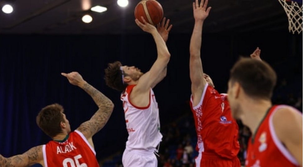 belarusun-basketbol-yigmasi-ingiltereye-buraxilmayib