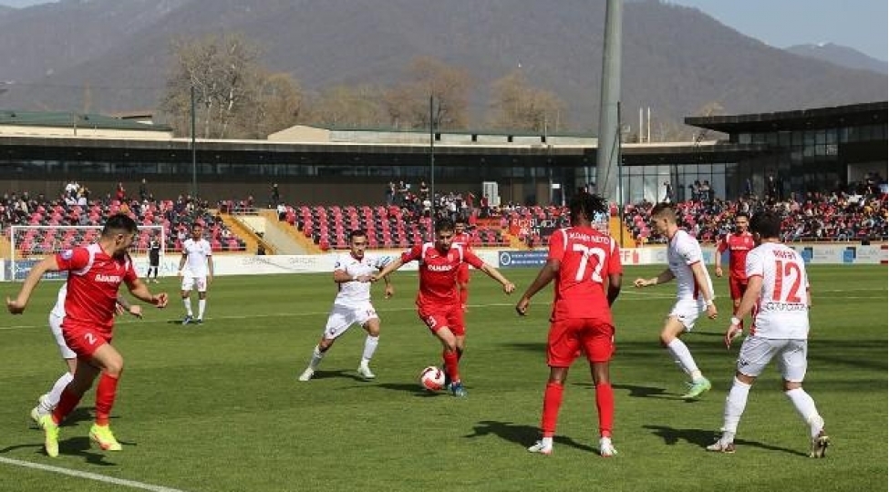 chempionatda-800-cu-qolu-vurdular